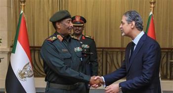 سفير مصرى جديد يقدم أوراق اعتماده لرئيس المجلس السيادي السودانى