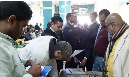 ضبط 9 طن سكر تموينى وتحرير محاضر وسحب رخص من15محل تجارى بأسوان