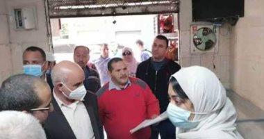 نائب محافظ القليوبية تتابع ضخ السلع الغذائية بالمجمعات الاستهلاكية بكفر شكر