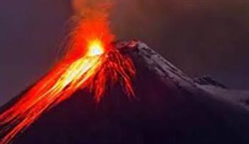 سيل الحمم تتدفق من بركان ماونا بهاواي..فيديو