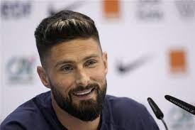 أوليفيه جيرو يتوج بجائزة أفضل لاعب في مباراة فرنسا وإنجلترا بكأس العالم 