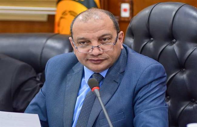 رئيس جامعة بني سويف يهنئ رئيس اتحاد الطلاب الجديد