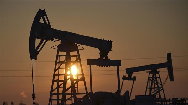 خبير اقتصادي: تحديد سقف لأسعار النفط والغاز يشعل الأزمة بين روسيا والغرب