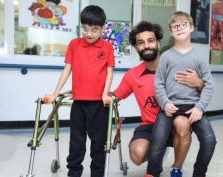  محمد صلاح يزور مركز راشد لأصحاب الهمم
