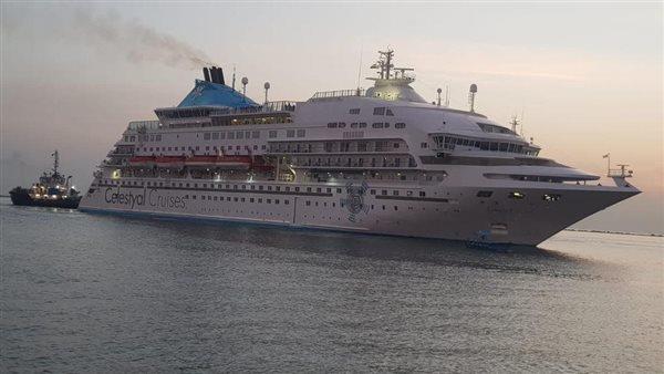 ميناء بورسعيد يستقبل السفينة «كريستال السماوية» على متنها 1070 سائحا