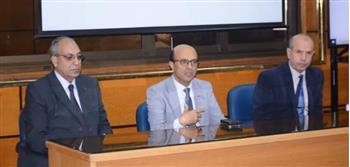 رئيس جامعة أسيوط يفتتح الدورة التدريبية للمتقدمين لشغل وظيفة وكيل كلية ورئيس قسم