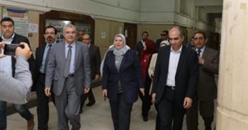رئيس جامعة الزقازيق يرأس مجلس كلية الصيدلة ويتفقد سير العملية التعليمية