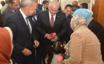   محافظ القليوبية يستقبل سفير أذربيجان لوضع أكليل من الزهور على تمثال الزعيم حيدر علييف