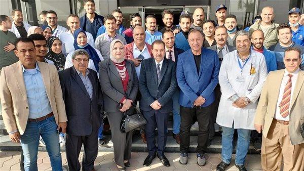 محمود الخطيب يزور مرضى القلب المفتوح بمستشفى العاشر من رمضان الجامعي