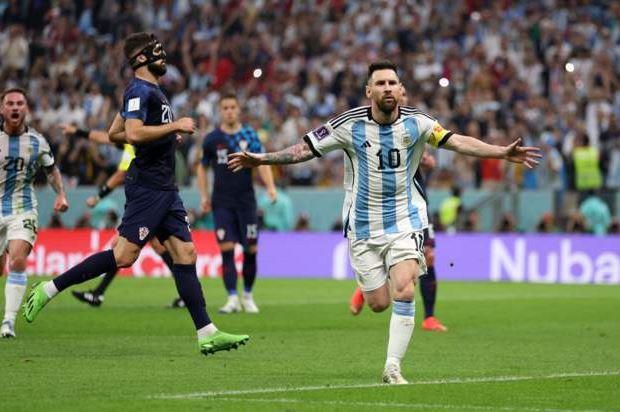 الأرجنتين تهزم كرواتيا بالثلاثة وتصل إلى نهائى كأس العالم 2022