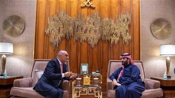   ولي العهد السعودي يستقبل رئيس الوزراء الأردني