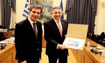سفير مصر فى أثينا يلتقى رئيس لجنة العلاقات الخارجية بالبرلمان اليونانى