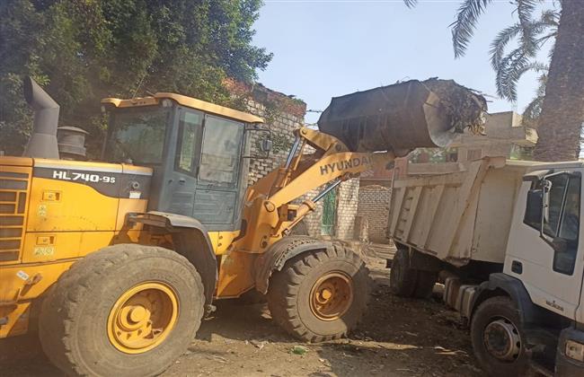 جهود الوحدة المحلية لمركز ومدينة الفشن في رفع مخلفات الشوارع والقرى