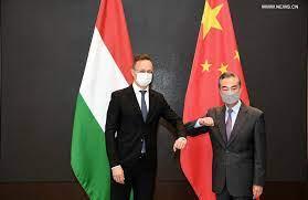   وزيرا خارجية الصين والمجر يوقعان اتفاقًا لإقامة لجنة تعاون "الحزام والطريق" بينهما