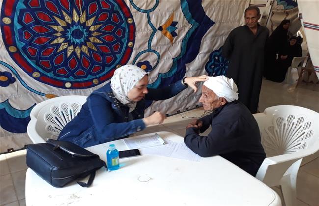 حملة للتوعية ضد مخاطر الإدمان وفحص 1200 حالة حصاد قافلة جامعة الزقازيق بقرية سماكين الشرق