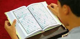   هل قراءة القرآن يوم الجمعة قبل الأذان بدعة؟