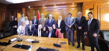 عاشور يكرم طلاب جامعة عين شمس الفائزين في مسابقة كأس العالم "إناكتس" لعام 2022 