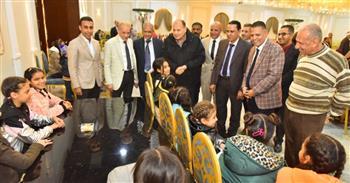 محافظ أسيوط وأمين حزب الشعب الجمهورى بالمحافظة يشهدان حفل الأيتام وذوى الهمم 