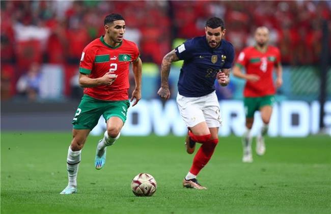 الشوط الأول: فرنسا تتقدم على المغرب بهدف نظيف في نصف نهائي المونديال