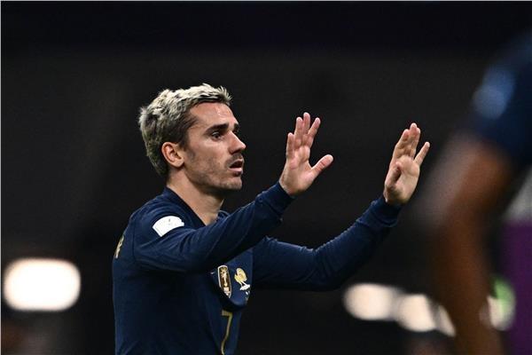 انطوان جريزمان يتوج بجائزة أفضل لاعب في مباراة فرنسا والمغرب بنصف نهائي المونديال