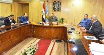 محافظ أسيوط يلتقى أهالي مركز الغنايم لمناقشة سبل الاستفادة من محور كوبري طما العلوي 