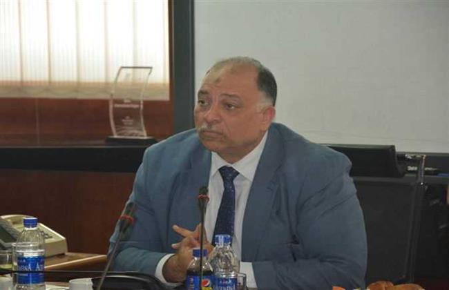 المطارات المصرية تستعد للعام الجديد بالزينة وأشجار الكريسماس ومجسمات بابا نويل والهدايا