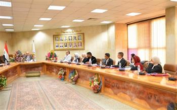   المنشاوى يلتقى بأعضاء اللجنة العليا لإتحاد طلاب جامعة أسيوط