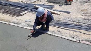 قصة كفاح شقيقين متفوقين بقنا.. طالب الهندسة عامل خرسانة والطب مزارعًا 
