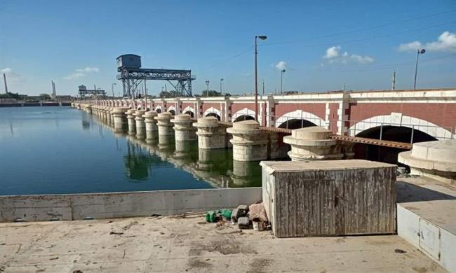 انتهاء أعمال تدعيم وتأهيل قناطر زفتى على فرع دمياط