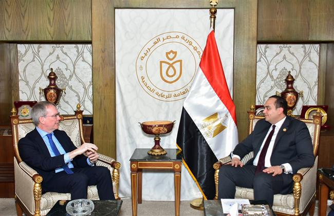 رئيس هيئة الرعاية الصحية يستقبل السفير السويدي بالقاهرة لمتابعة تنفيذ نتائج زيارة السويد