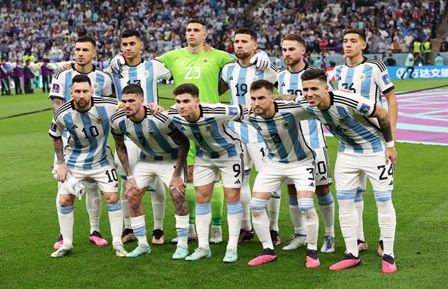 ميسي يقود تشكيل الأرجنتين في مواجهة فرنسا بنهائي المونديال