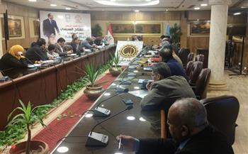 محافظ الغربية يتابع 943 مشروعا بحياة كريمة 