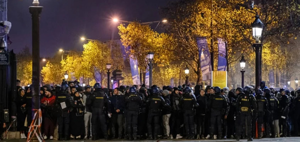 مراسل «القاهرة الإخبارية»: شهدنا تصادمات خفيفة بين الشرطة الفرنسية والمشجعين بعد المباراة