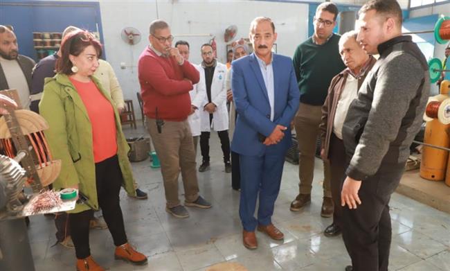 رئيس مياه أسيوط يتفقد ورشة  وصيانة المحركات و الغواطس الكهربائية بمحطة أبوتيج