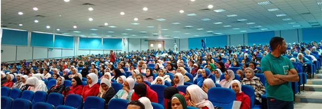 ندوة عن "تعزيز جهود العمل التطوعي والتعريف بمبادرة حياة كريمة بجامعة جنوب الوادي