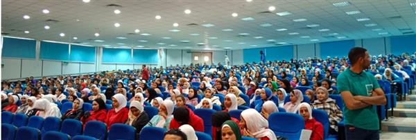 ندوة عن "تعزيز جهود العمل التطوعي والتعريف بمبادرة حياة كريمة بجامعة جنوب الوادي