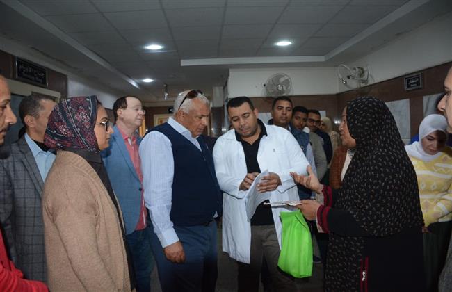 محافظ الوادي الجديد يتفقد جودة الخدمة الطبية بـ «مستشفى الخارجة التخصصي»   