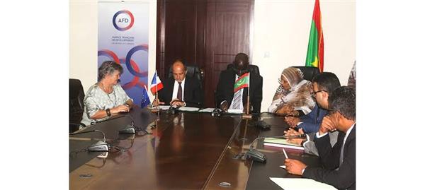 توقيع اتفاقية موريتانية فرنسية بقيمة 12 مليون يورو