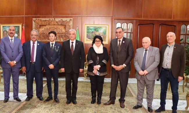 رئيس جامعة المنوفية يستقبل مدير المشروعات التربوية بمؤسسة البحث العلمى فرع مصر وشمال أفريقيا