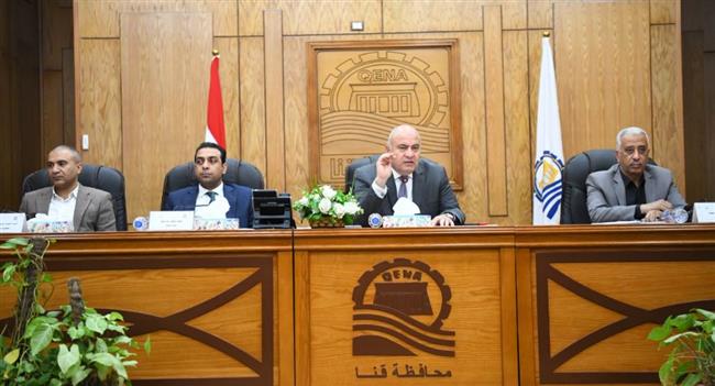 محافظ قنا: تسهيلات كبيرة للتجار لإقامة معارض بيع السلع الغذائية بأسعار مخفضة 