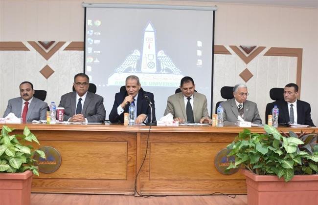عرض جهود جامعة المنوفية فى المشروع القومى لمحو الأمية وتعليم الكبار بالمجلس الأعلى للجامعات