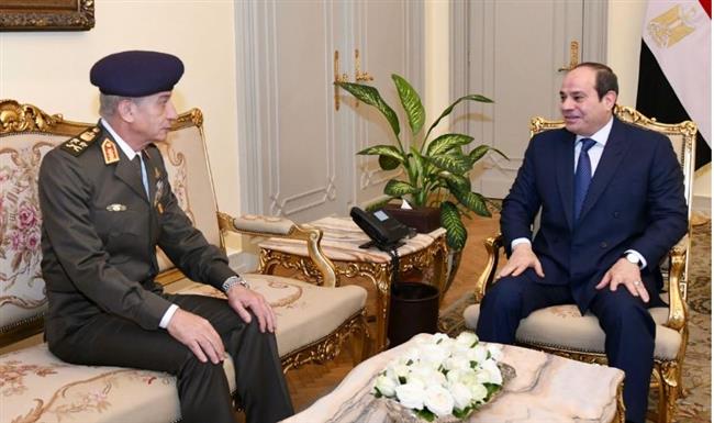 الرئيس السيسي يستقبل وزير الدفاع