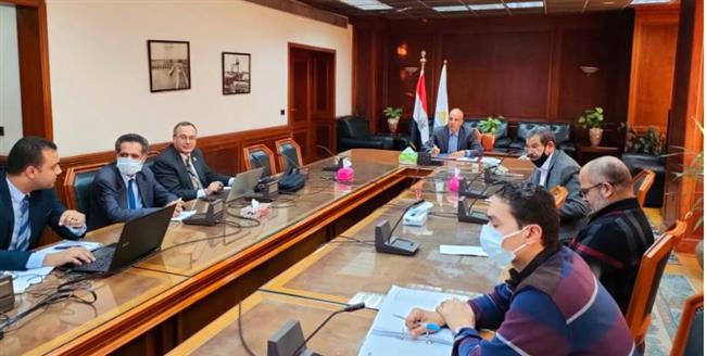 وزير الري يتابع مشروعات حماية الشواطئ 