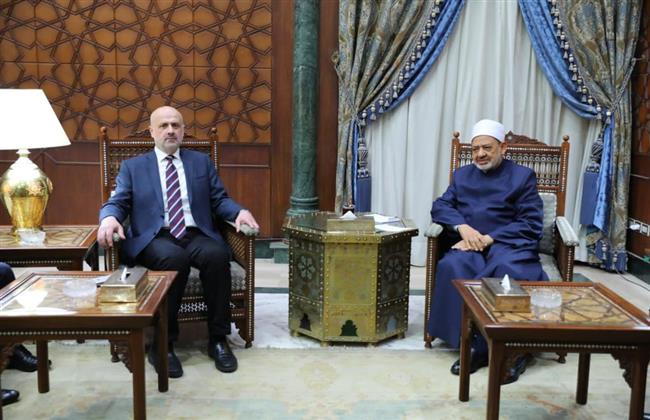 شيخ الأزهر يستقبل وزير الداخلية اللبناني بمشيخة الأزهر