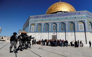   مُستوطنون إسرئيليون يقتحمون باحات المسجد الأقصى بالقدس الشرقية المحتلة