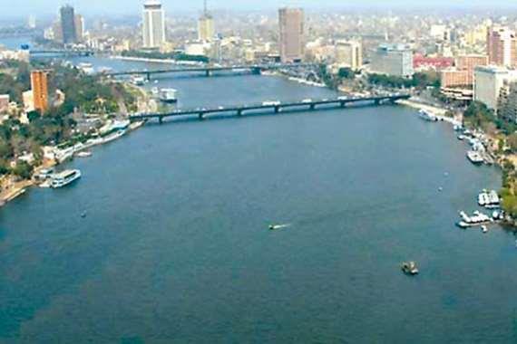 الإفتاء تحذر من إلقاء القمامة فى نهر النيل