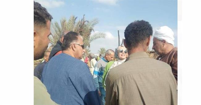 الإسماعيلية تستجيب لشكوى المواطنين لفتح طريق بأبوصوير بعد قيام أحد الأشخاص بغلقه 