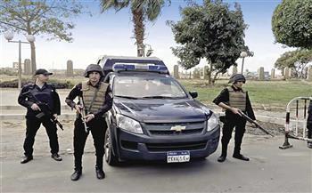 ضبط 5 أشخاص بحوزتهم سلاحًا ناريًا وكمية من مخدر الحشيش قبل ترويجها بالقاهرة