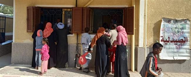 الكشف على ١٣٧١ مواطنًا في قافلة طبية مجانية بقرية عزبة جبريل بقنا
