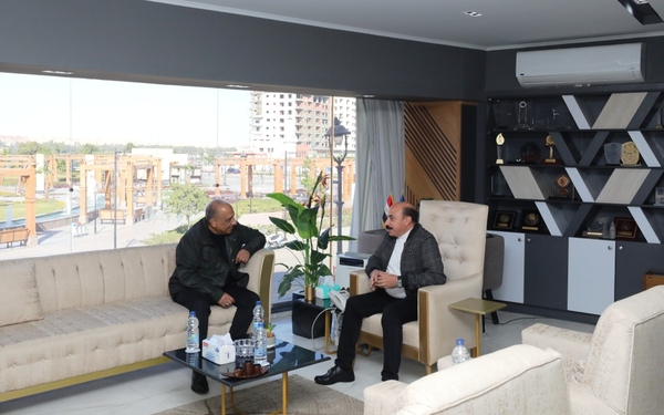 وزير قطاع الأعمال العام يلتقي محافظ أسوان لبحث المساهمة في خطط التنمية بالمحافظة